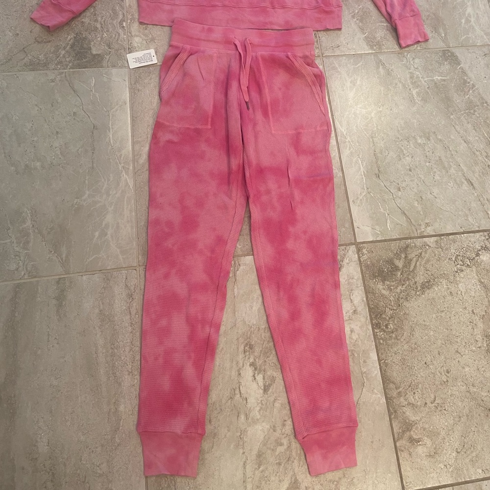 Splendid pink tie dye joggers NWT